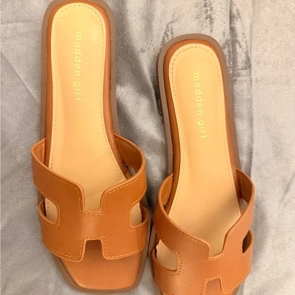 Madden Girl H-Band Flat Slides | Cognac | Size 8.5 - Picture 2 of 9